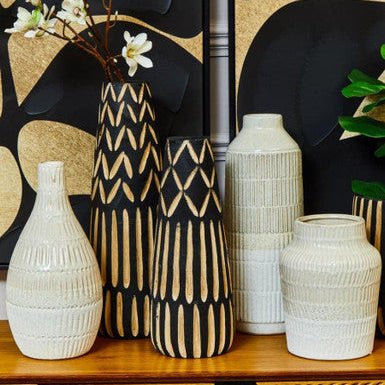 Arlo Large Wooden Engraved Vase In Black And Natural - Image 12
