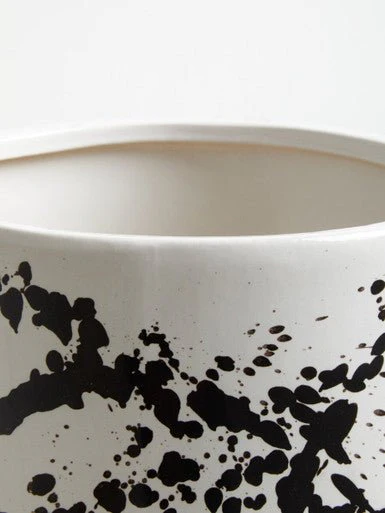 Sorrell Black And White Large Planter - Image 14